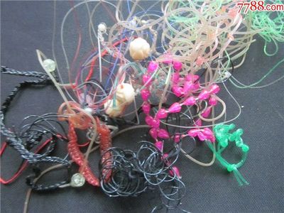 上世纪80-90年代塑料绳编制小饰品一组。